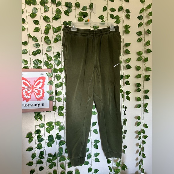 Unisex Dark Green Nike Tapered Jogger Sweatpants Size Medium - Picture 1 of 5